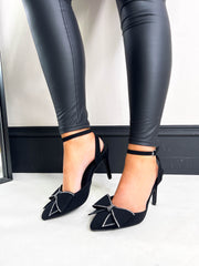 The Beau - Bow Heels