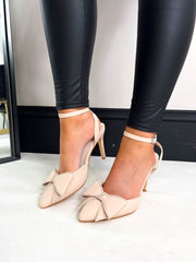 The Beau - Bow Heels