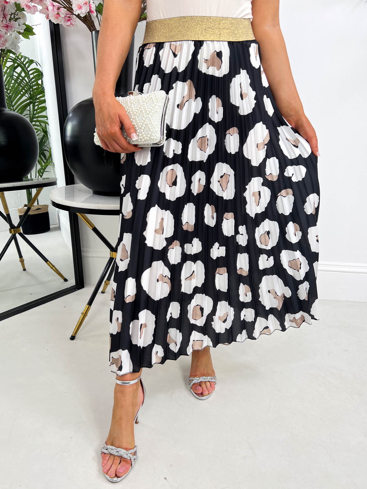 The Laura - Black Leopard Print Pleated Skirt