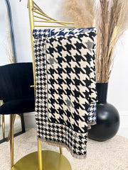 The Sara- Large Houndstooth Scarf