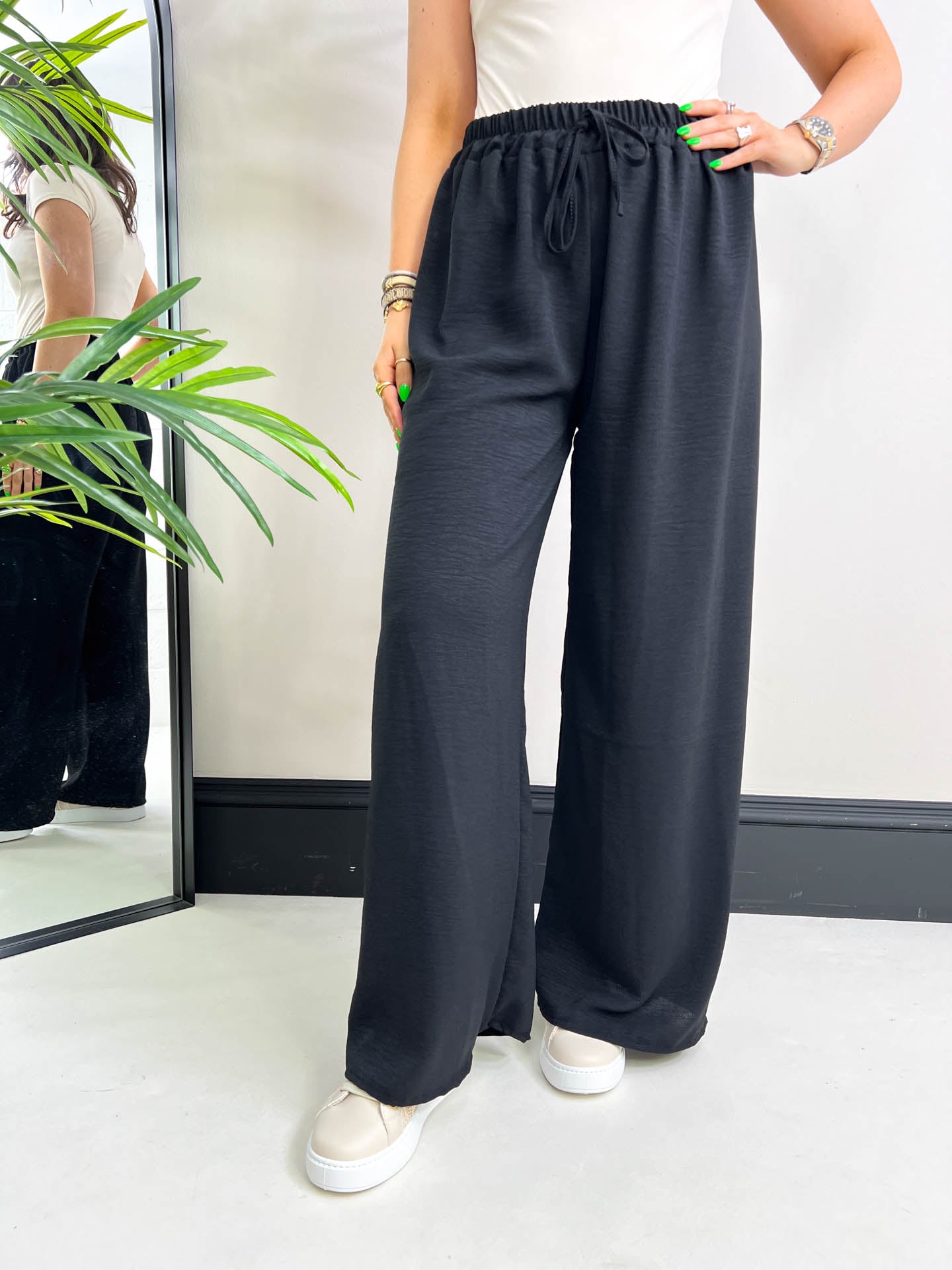 The Olive - Wide Leg Trouser
