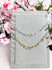 The Zara - Horseshoe Chain Short Necklace