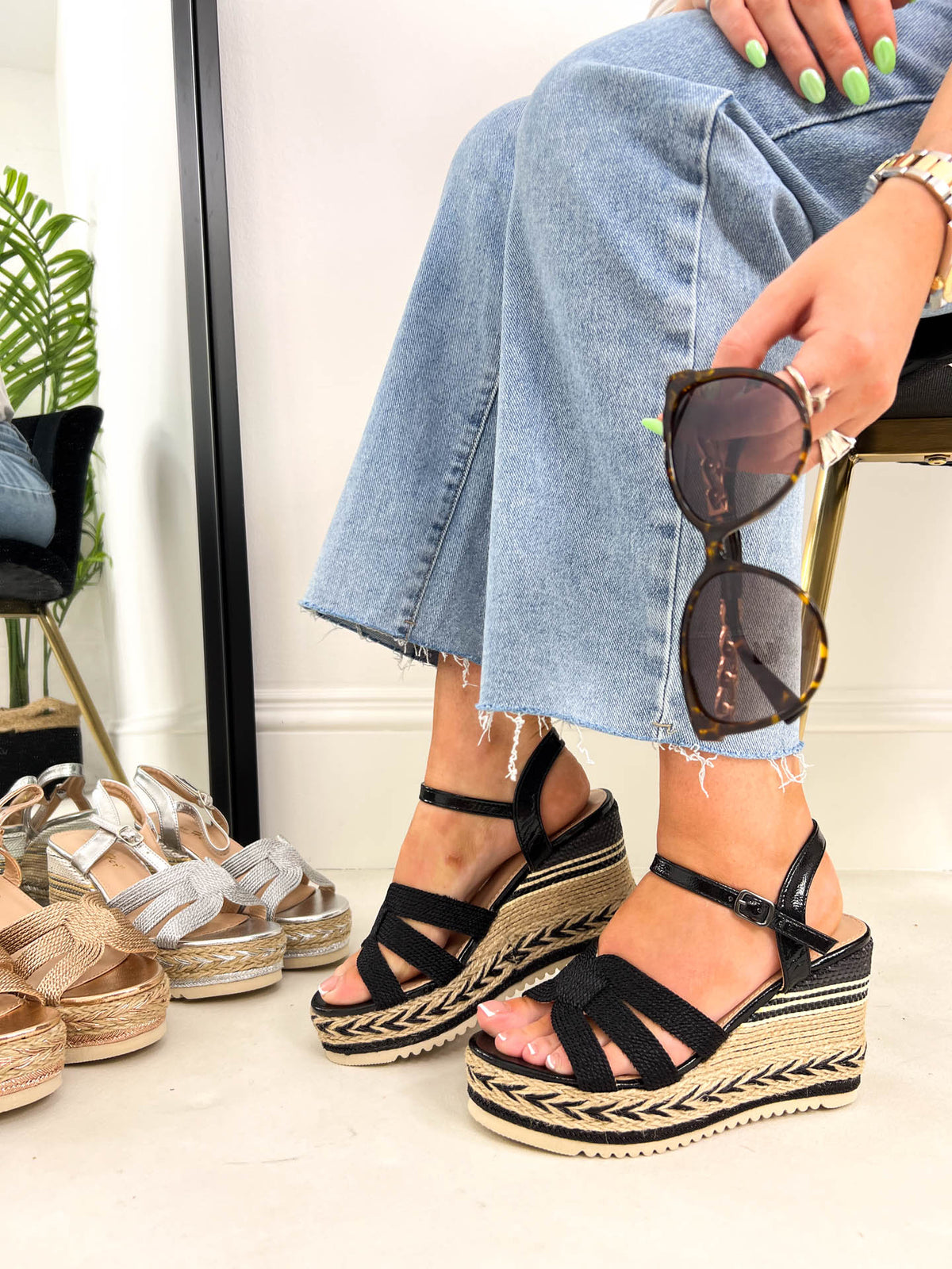 The Franny- Platform wedge with striped design