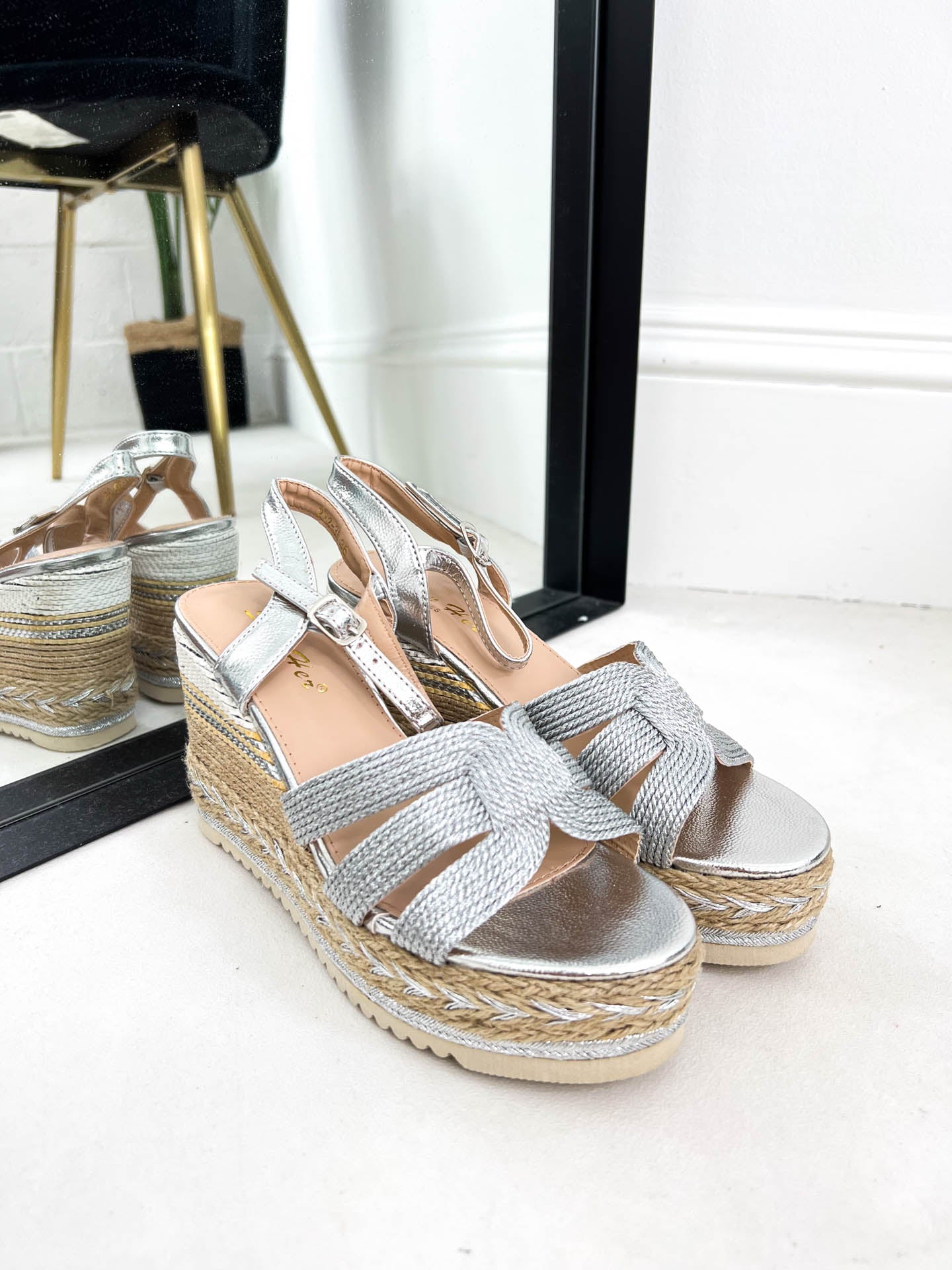 The Franny- Platform wedge with striped design