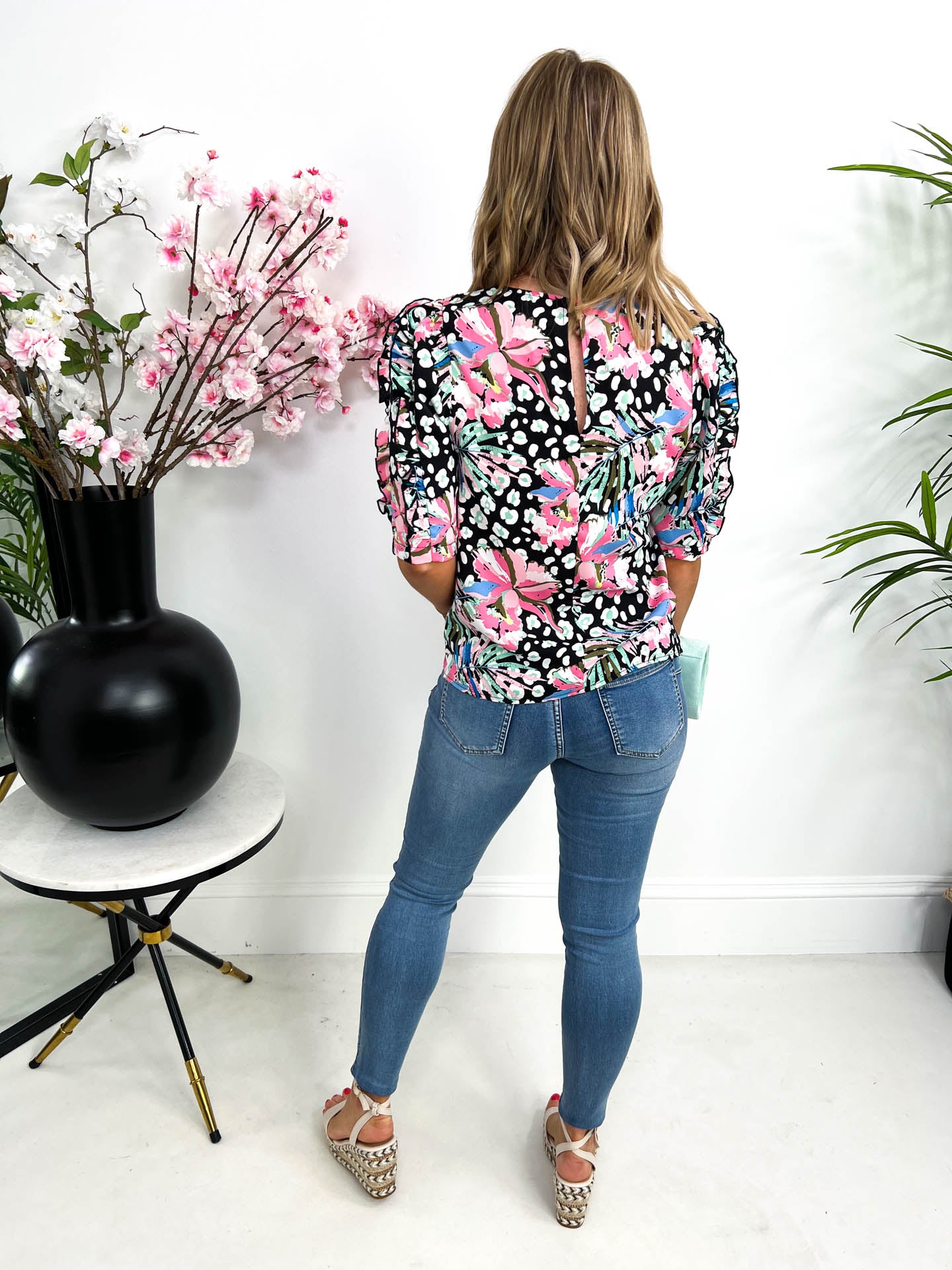 The Tasmin - Floral Frill Sleeve Top