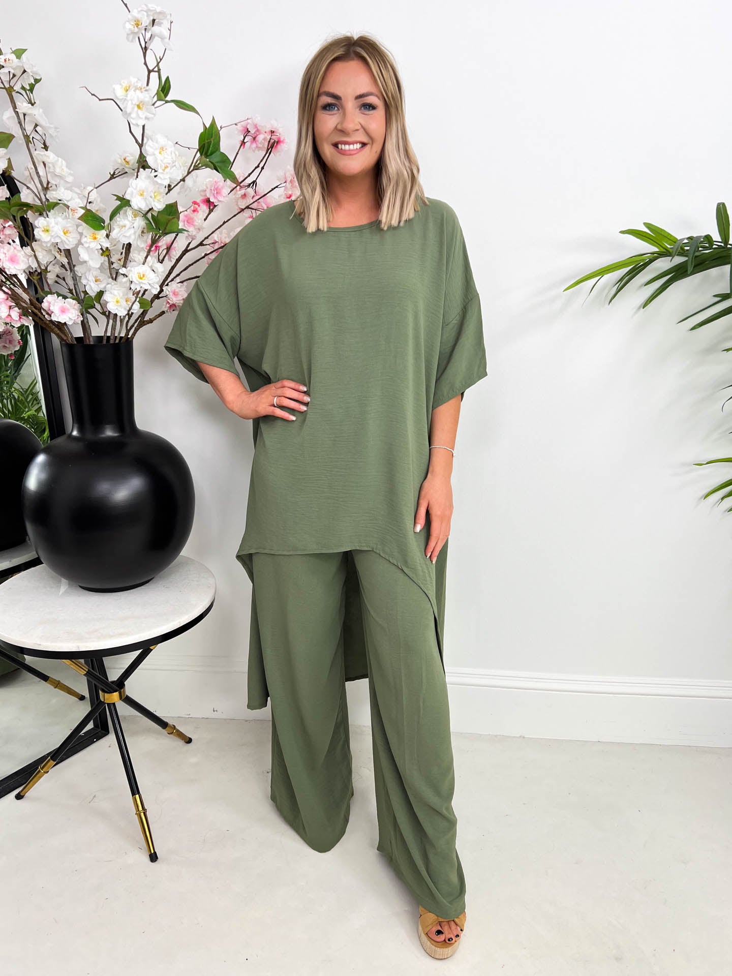 The Brea - Short Sleeved Long T-shirt With Wide Legged Trousers