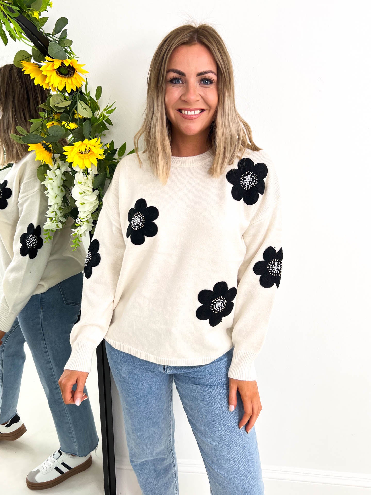 The Aryna - Flower Knit