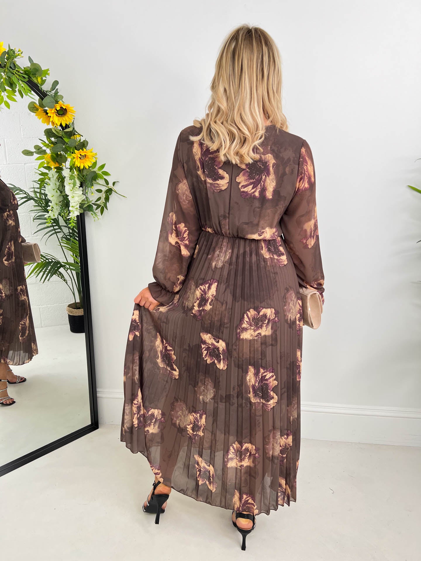 The Prina - Pleated Floral Maxi Dress