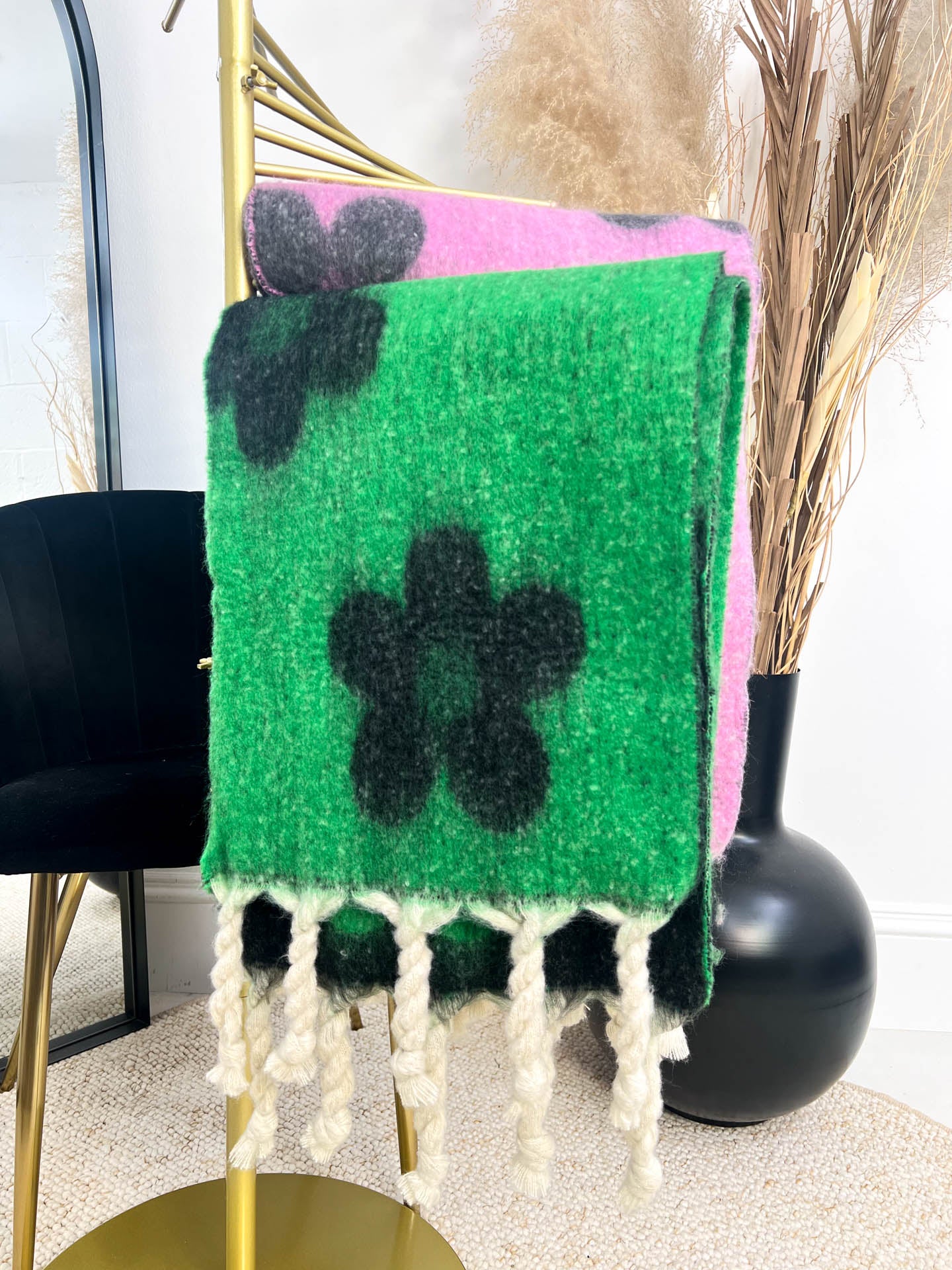 The Aida- Woollen Scarf with Flowers