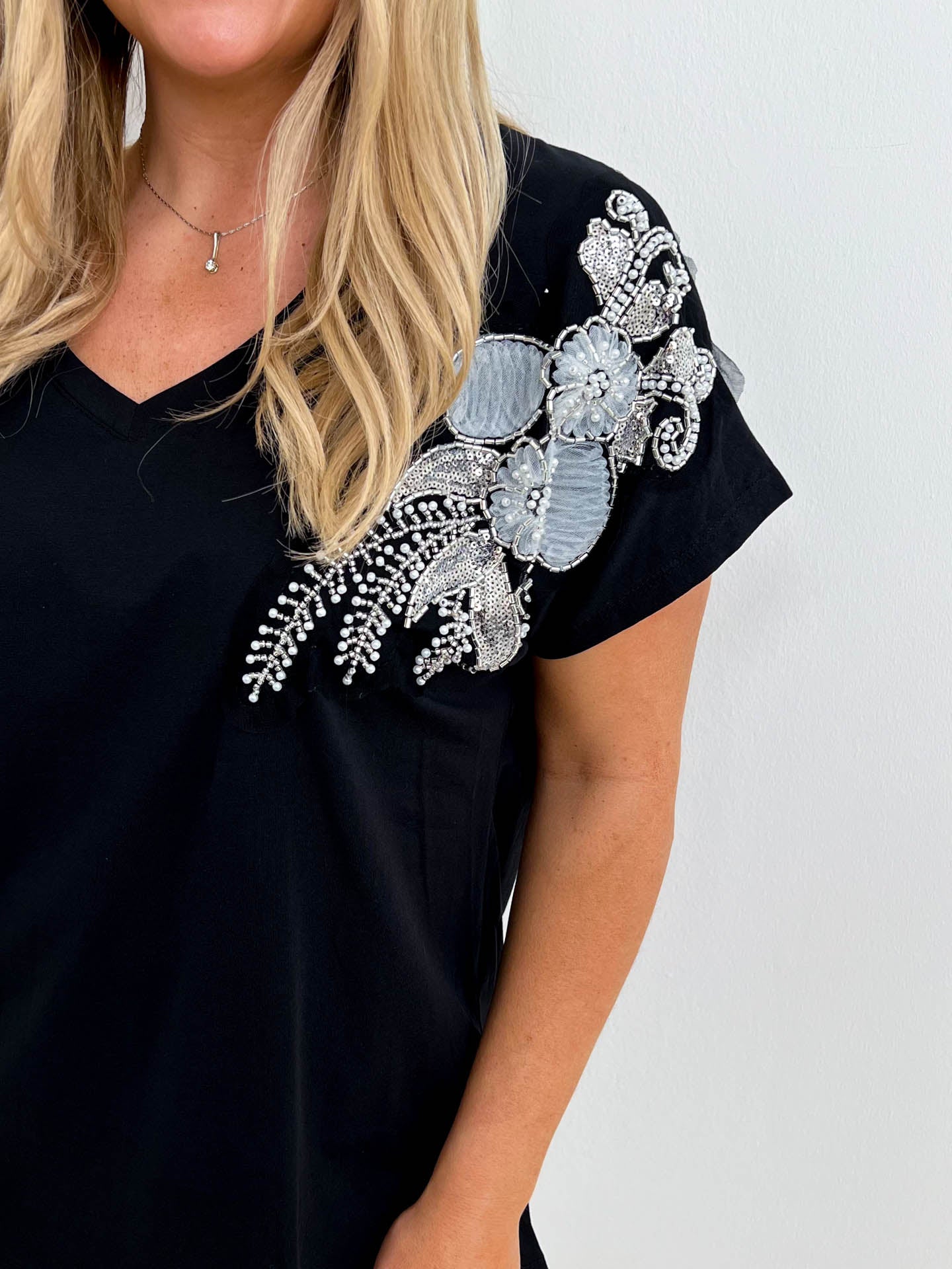 The Anne - Sequin Flower T-Shirt