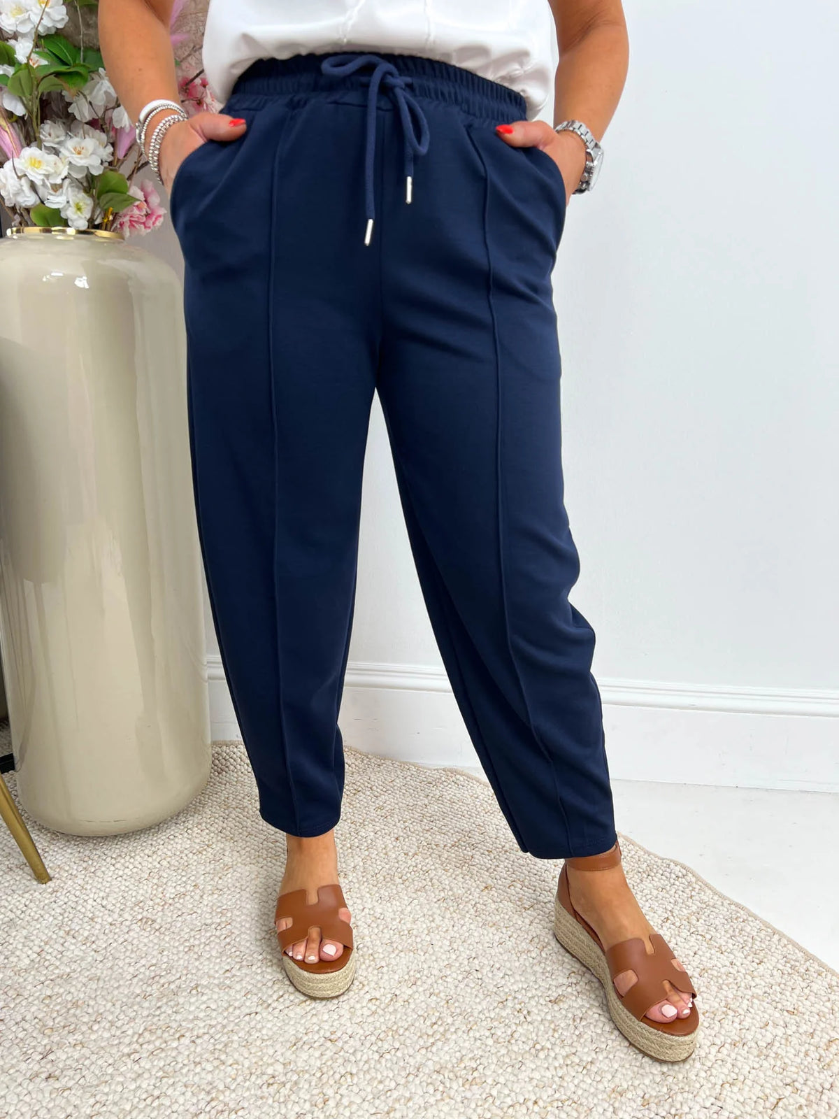 The Aria - Curve Carrot Leg Joggers