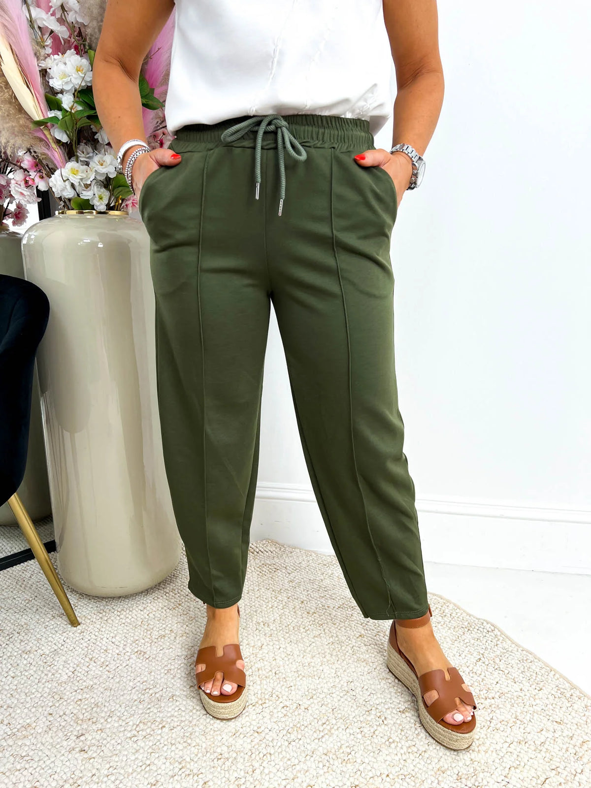 The Aria - Curve Carrot Leg Joggers