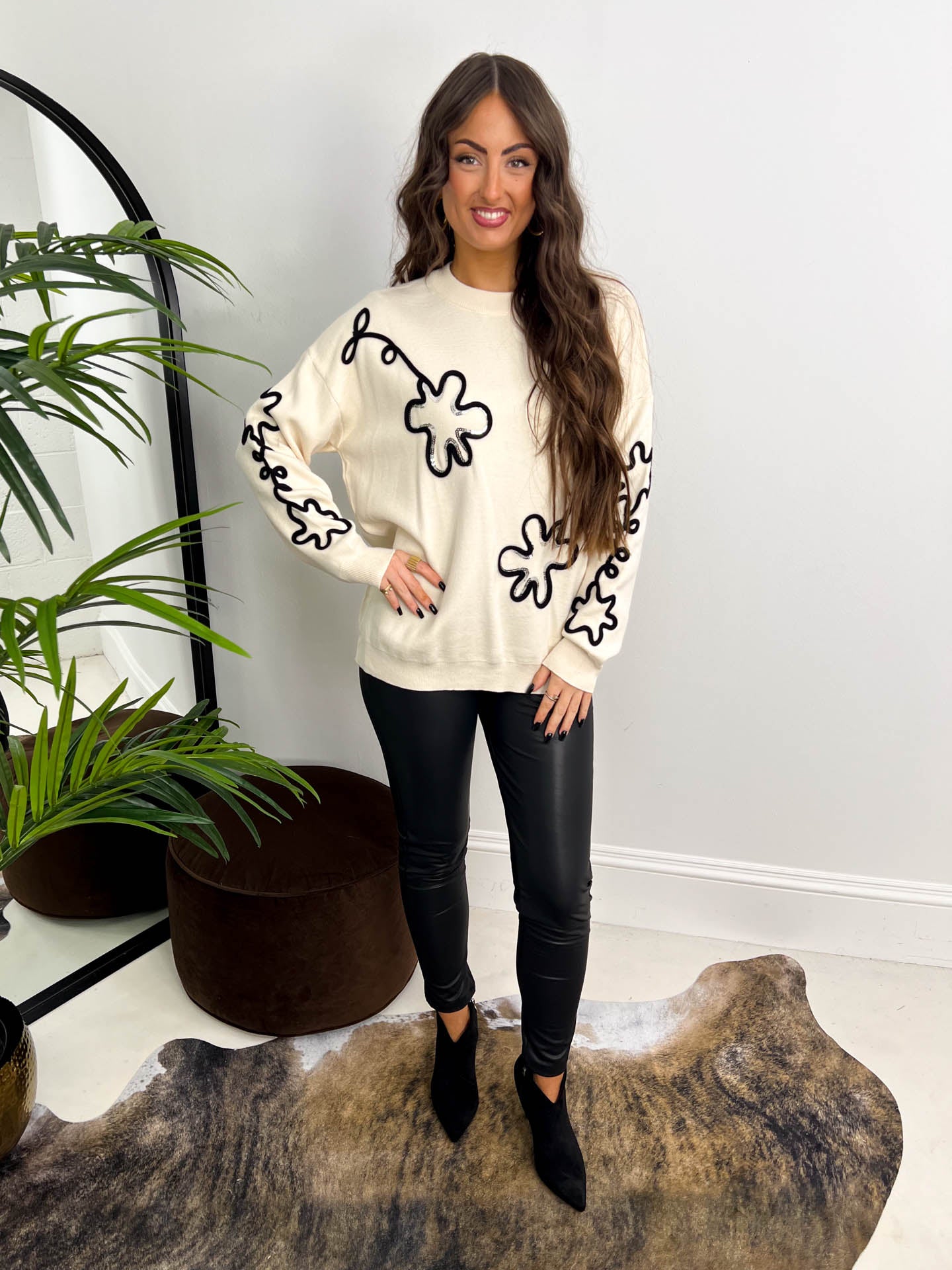 The Kaz - Embroidered Squiggle Flower Knit