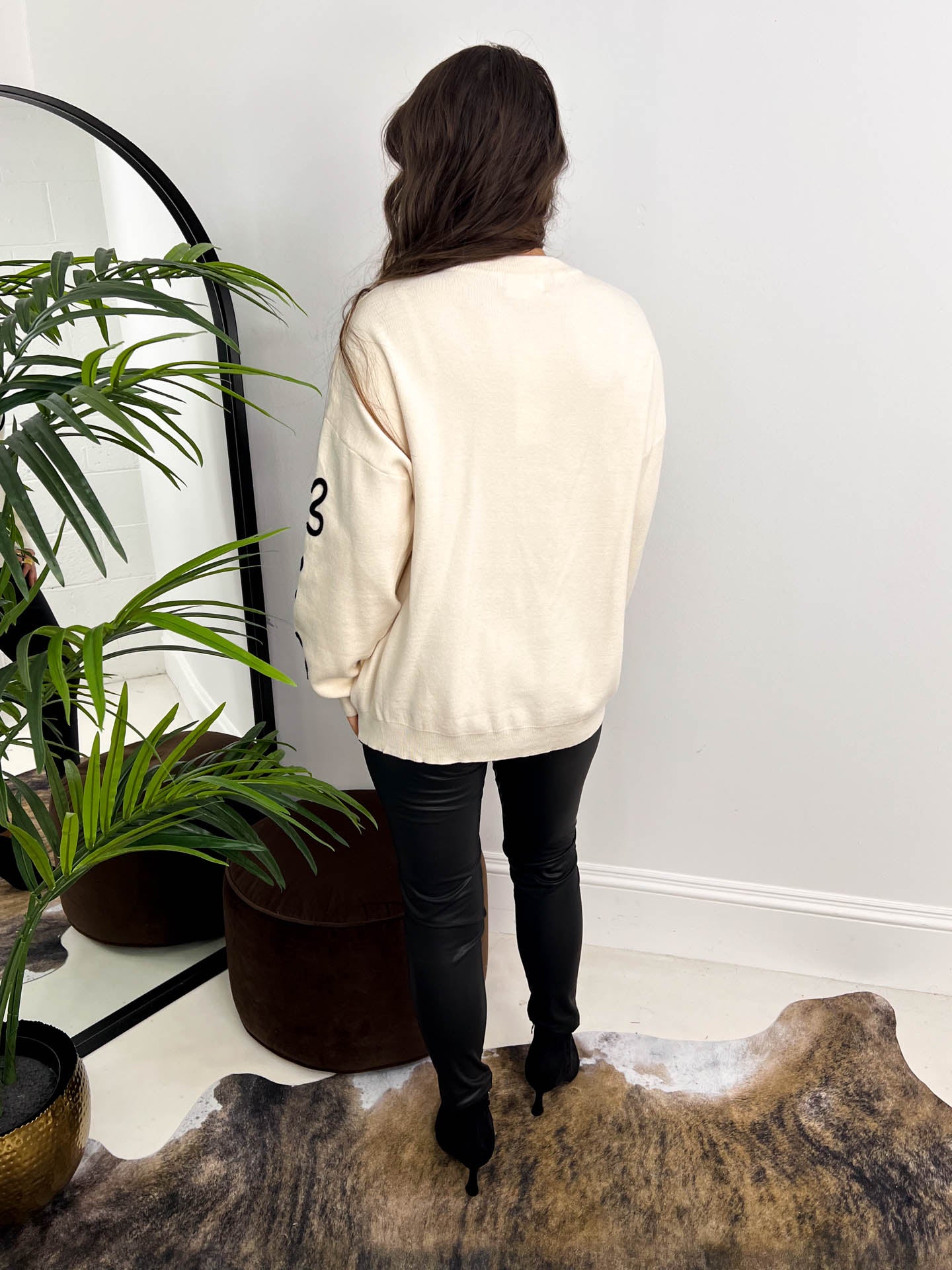 The Kaz - Embroidered Squiggle Flower Knit