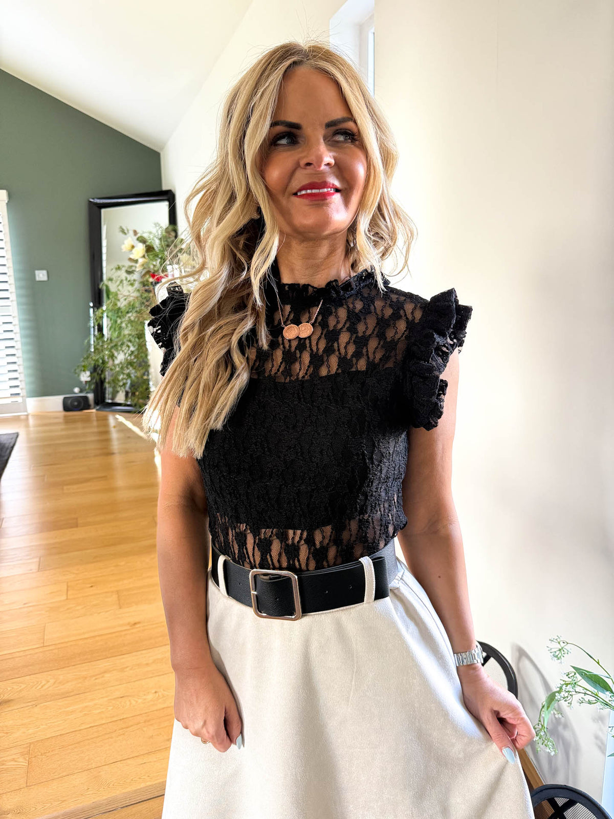 The Una - Lace Frill Sleeve Bodysuit