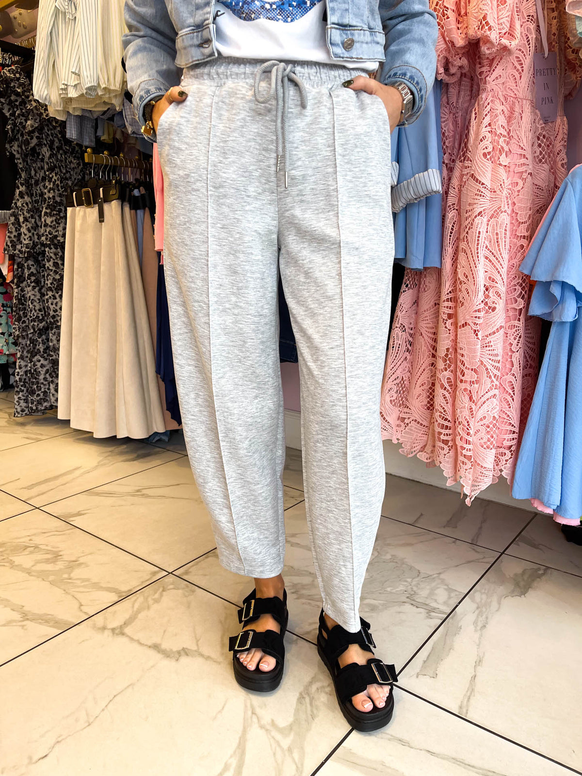 The Aria -Regular Carrot Leg Joggers