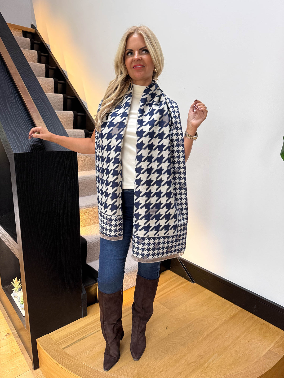 The Sara- Large Houndstooth Scarf