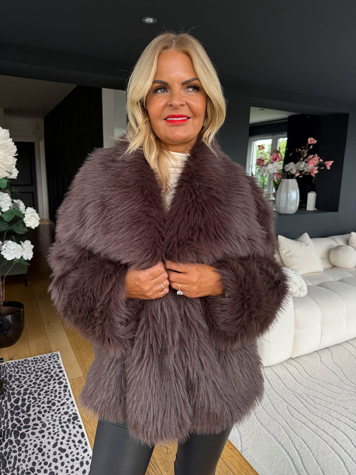 The Sofia - Chocolate Oversized Collar Faux Fur Coat