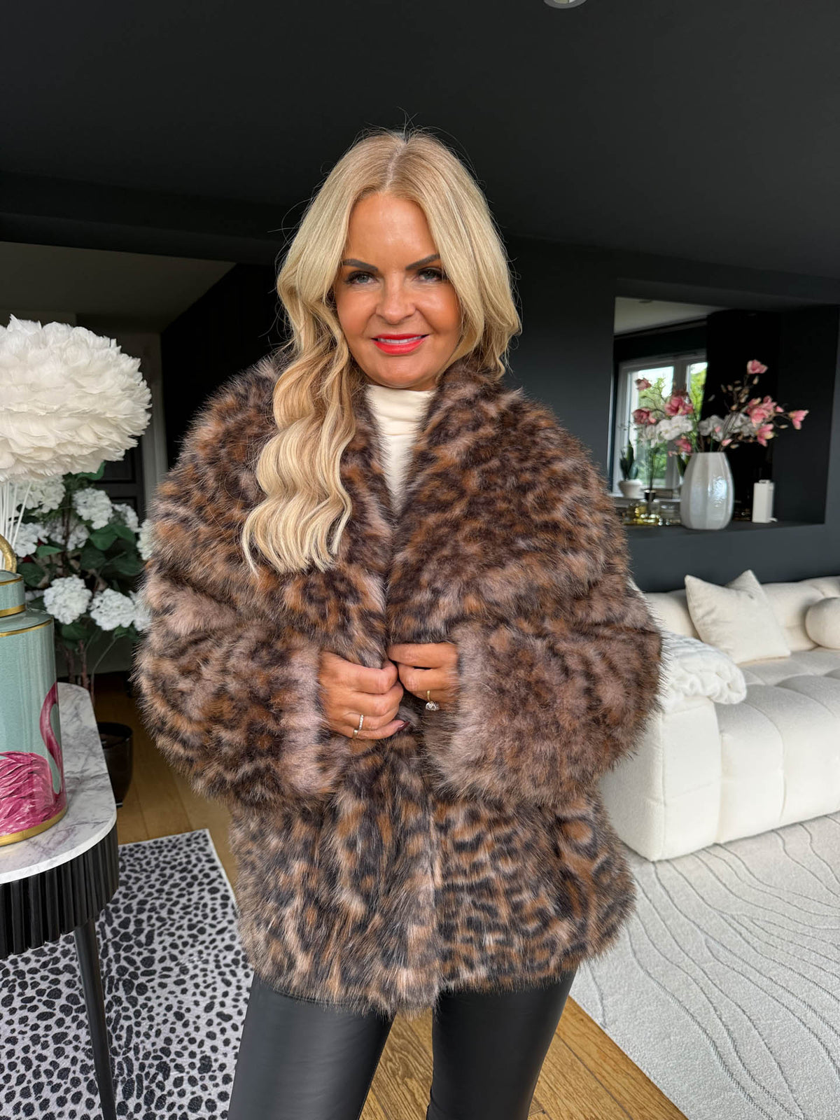 The Poppy - Leopard Oversized Collar Faux Fur Coat
