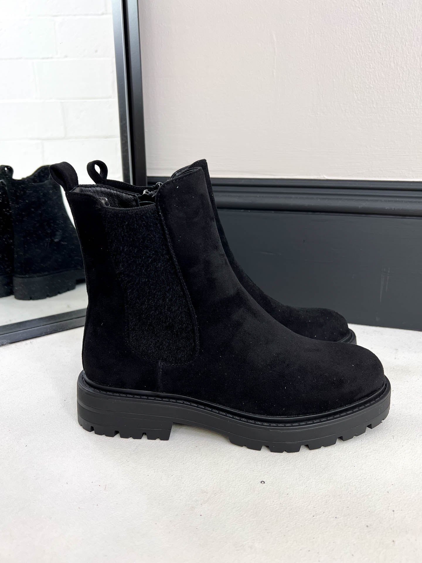 The Tina - Suede Boots